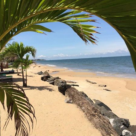 Residence Hoteliere Du Phare Libreville Exterior photo